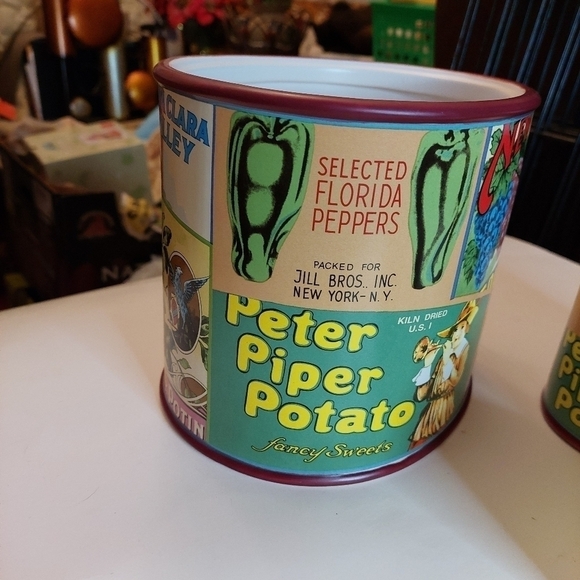 Oneida Vintage Labels Large Oval Stoneware Cookie Jar/Canister - Picture 6 of 13